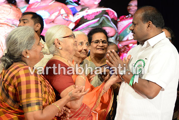 ಜ್ಯೋತಿಷಿ, ಸಮೀಕ್ಷೆಗಳ ಮಾತು ಬಿಡಿ, 113 ಸ್ಥಾನಗಳನ್ನು ಗೆಲ್ಲುತ್ತೇವೆ: ಕುಮಾರಸ್ವಾಮಿ